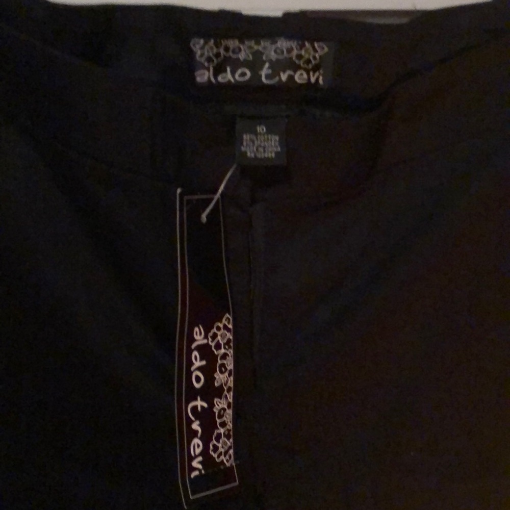 Woman black short size 10